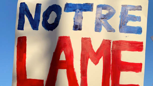 espn-gameday-signs-georgia-notre-dame.jpg